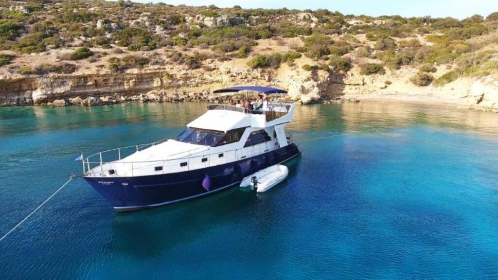 private Saronic Gulf boat cruises with yacht from Athens