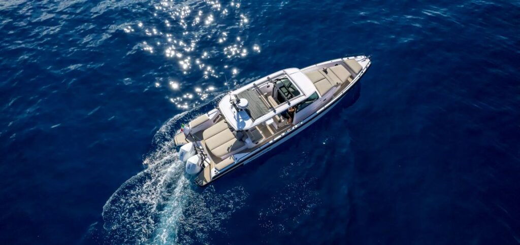 luxury motorboat for boat tours & sea transfers in saronic islands