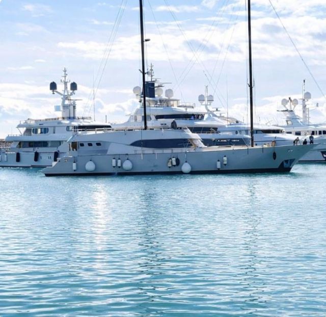 luxury yacht charter up to 150 guests from athens