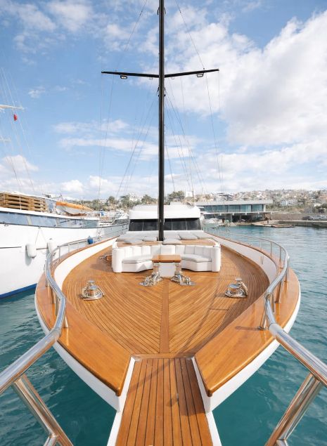 yacht hire alimos marina